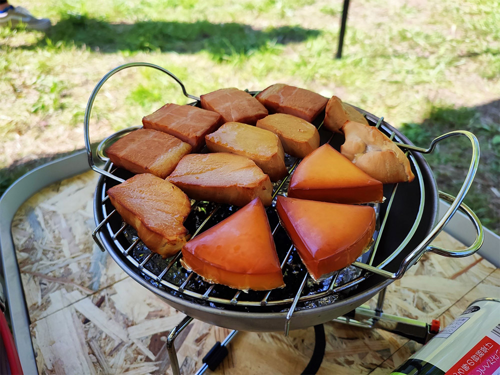 美味しそうな燻製品